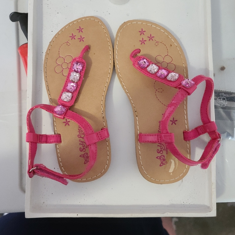 Girls sandals